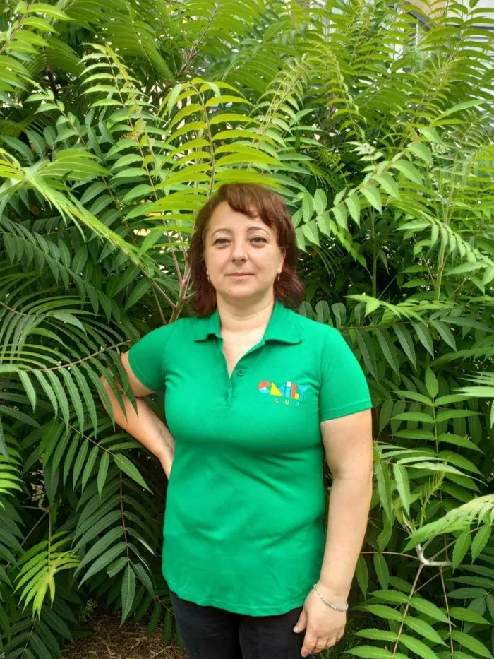 Оксана Роман — помічник вихователя, Emily Club